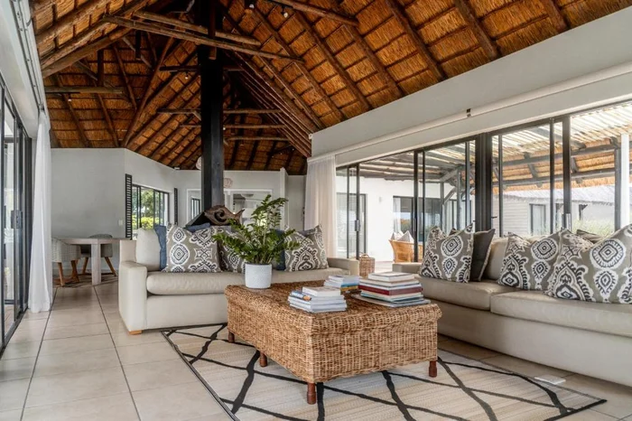 IM_SA_JEF_Canal-Guest-House_Lounge-1