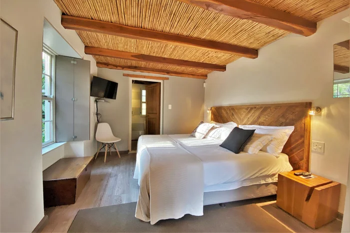 IM_SA_SWE_Swellendam-Country-Lodge_Bedroom-3